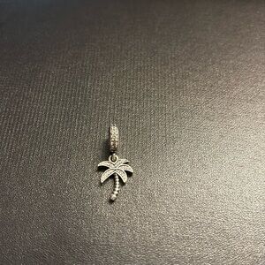 Palm tree charm. VGUC.